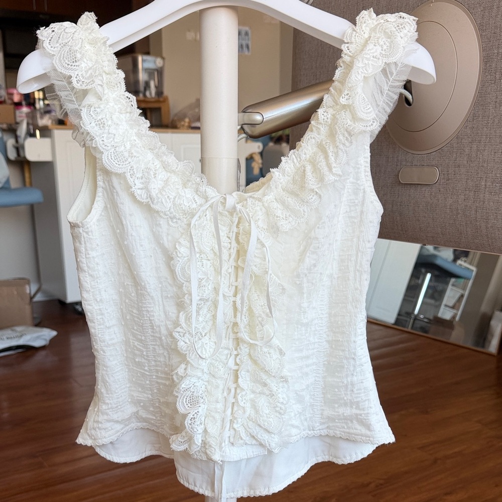 Lace-Trim White Swan Women's Tank Top